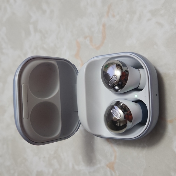 Samsung galaxy buds pro - Picture 1 of 2